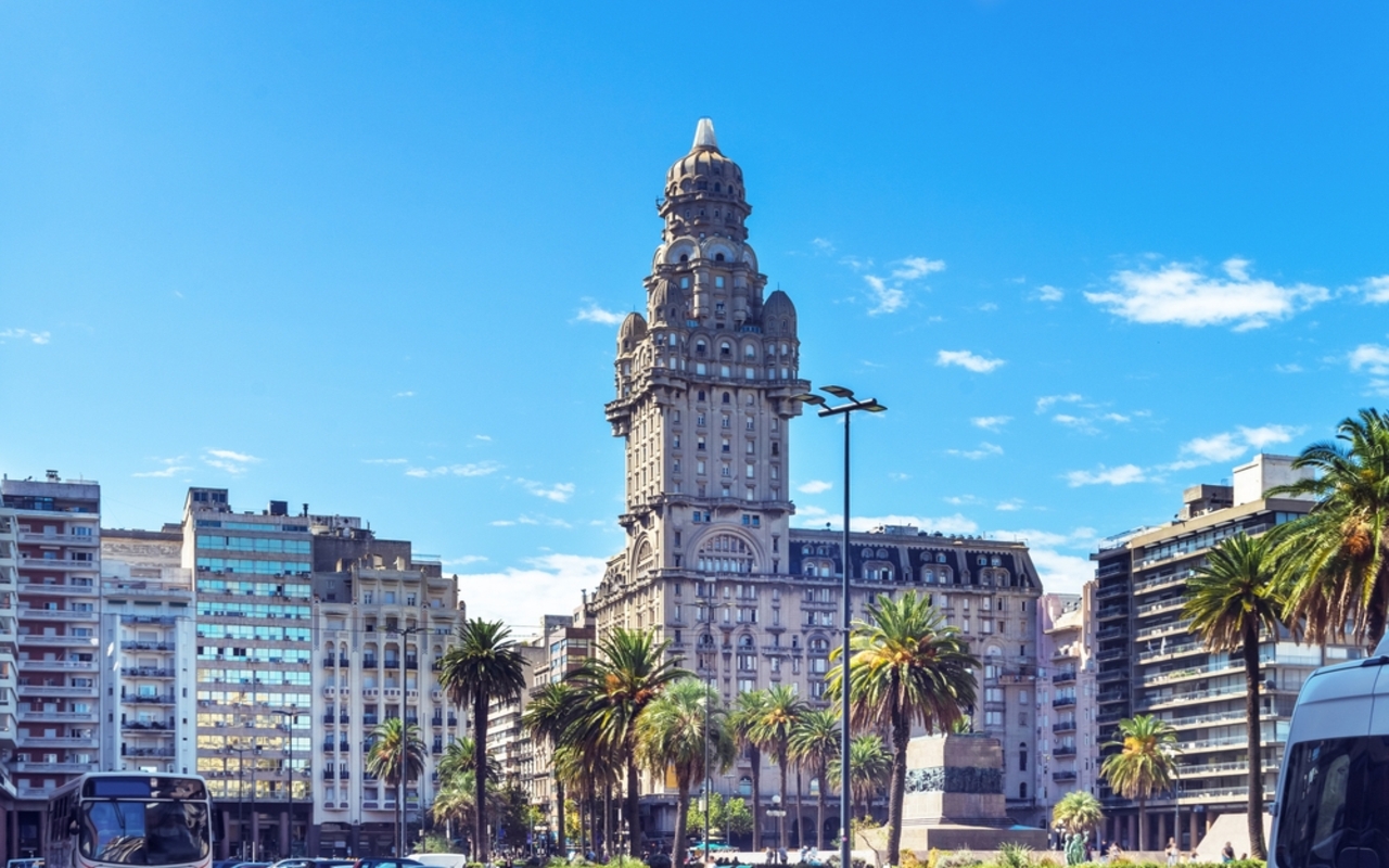 The,Plaza,Independence,In,Montevideo,,Uruguay,,South,America,,High,Quality