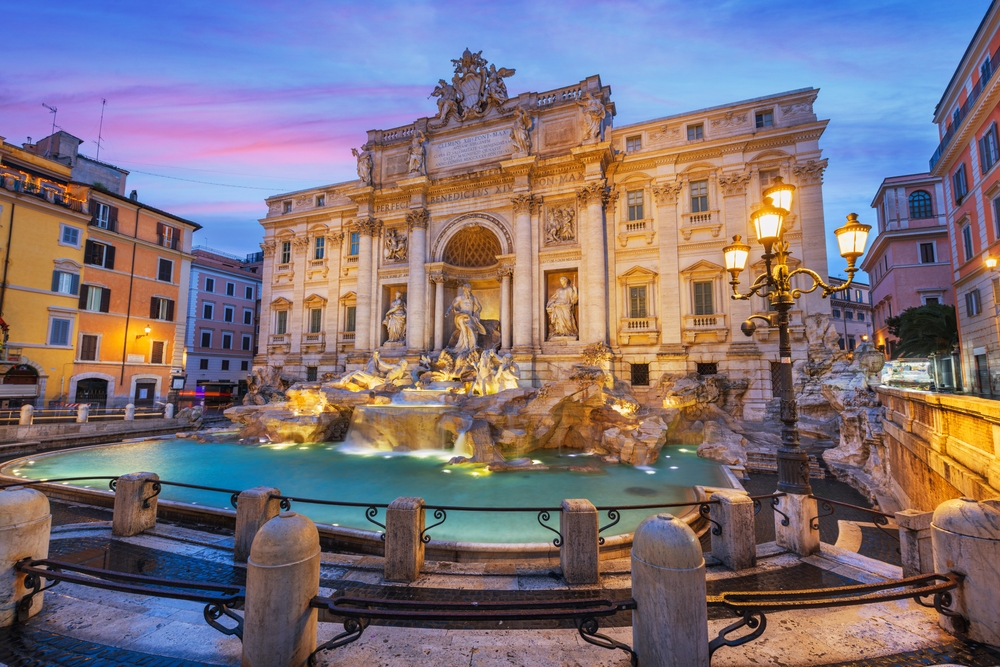 Rome,,Italy,At,Trevi,Fountain,During,The,Early,Morning.