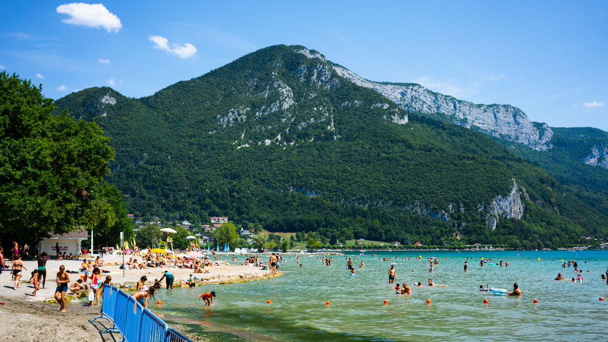 Annecy,France,,30,July,2018:,People,Enjoying,The,Sunny,Summer