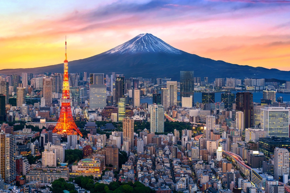 Aerial,View,Of,Tokyo,Cityscape,With,Fuji,Mountain,In,Japan.